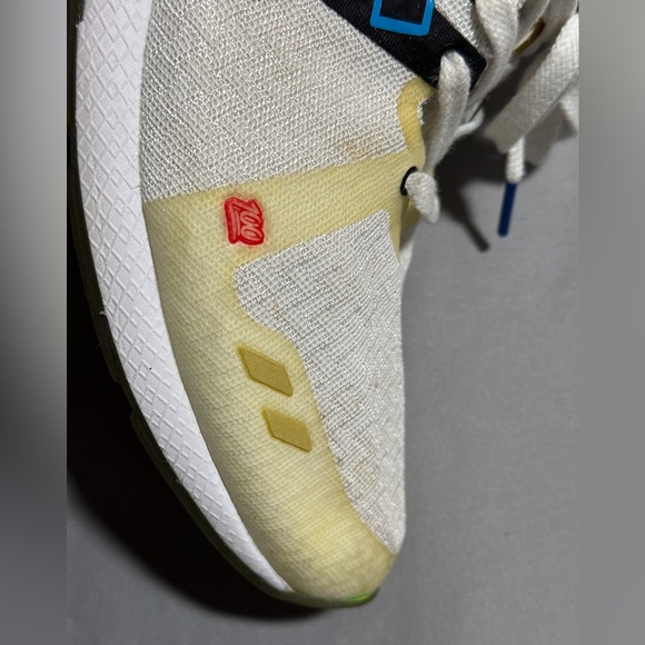 Multi-colored Asics running shoe - Picture 6 of 12